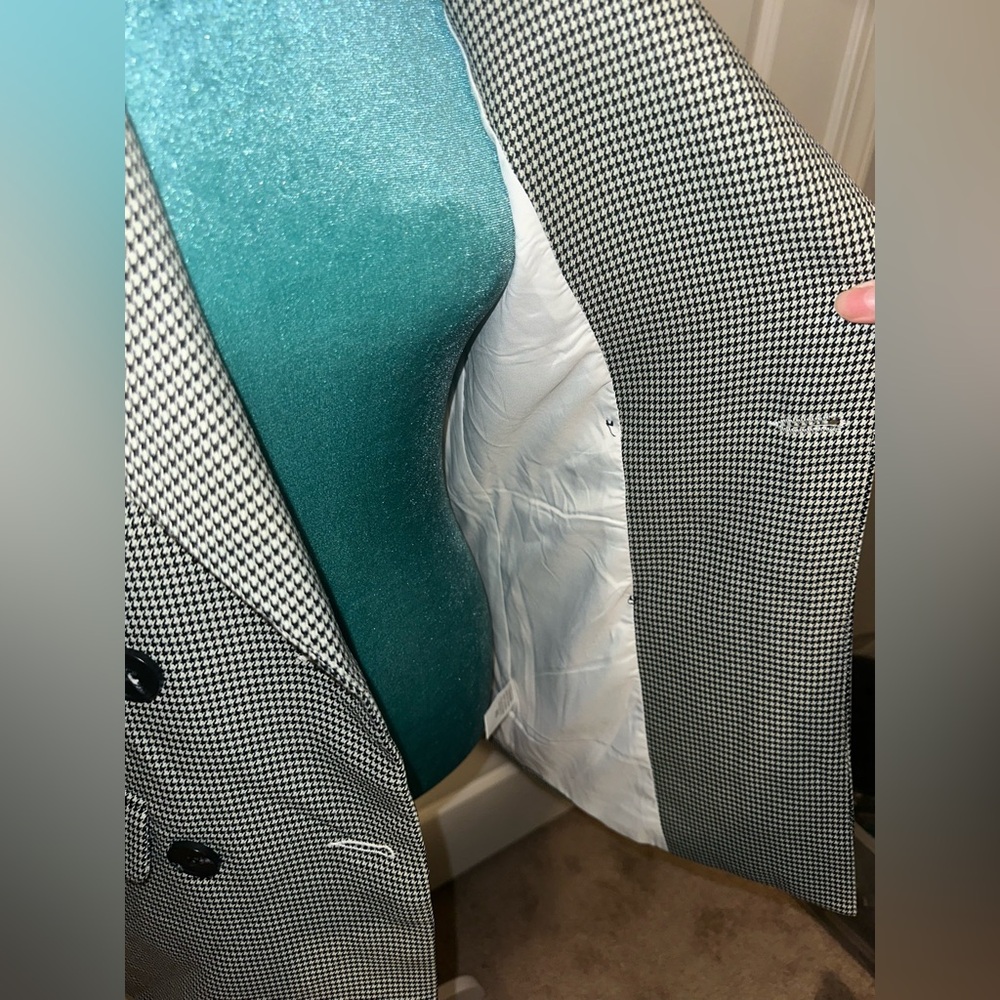 Plaid blazer 🧥✨ - Picture 6 of 10